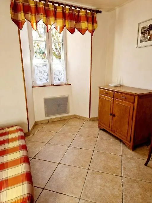 Tatil Evi Maison Paysanne, Proche Aubrac Huparlac