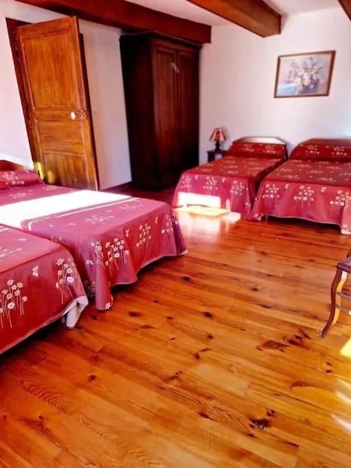 Tatil Evi Maison Paysanne, Proche Aubrac Huparlac