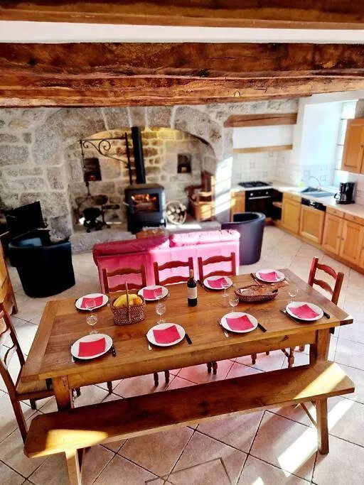 Maison Paysanne, Proche Aubrac Huparlac Fransa