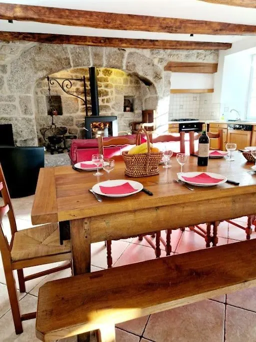 Maison Paysanne, Proche Aubrac Huparlac Tatil Evi