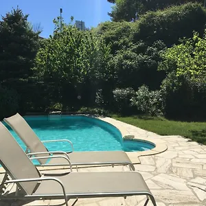 Les Volets Bleus Venelles